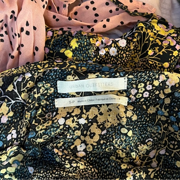 UO Floral Print Wrap Top - Picture 5 of 5